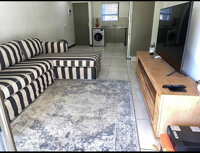 2 BEDROOM PROPERTY TO RENT IN LONEHILL